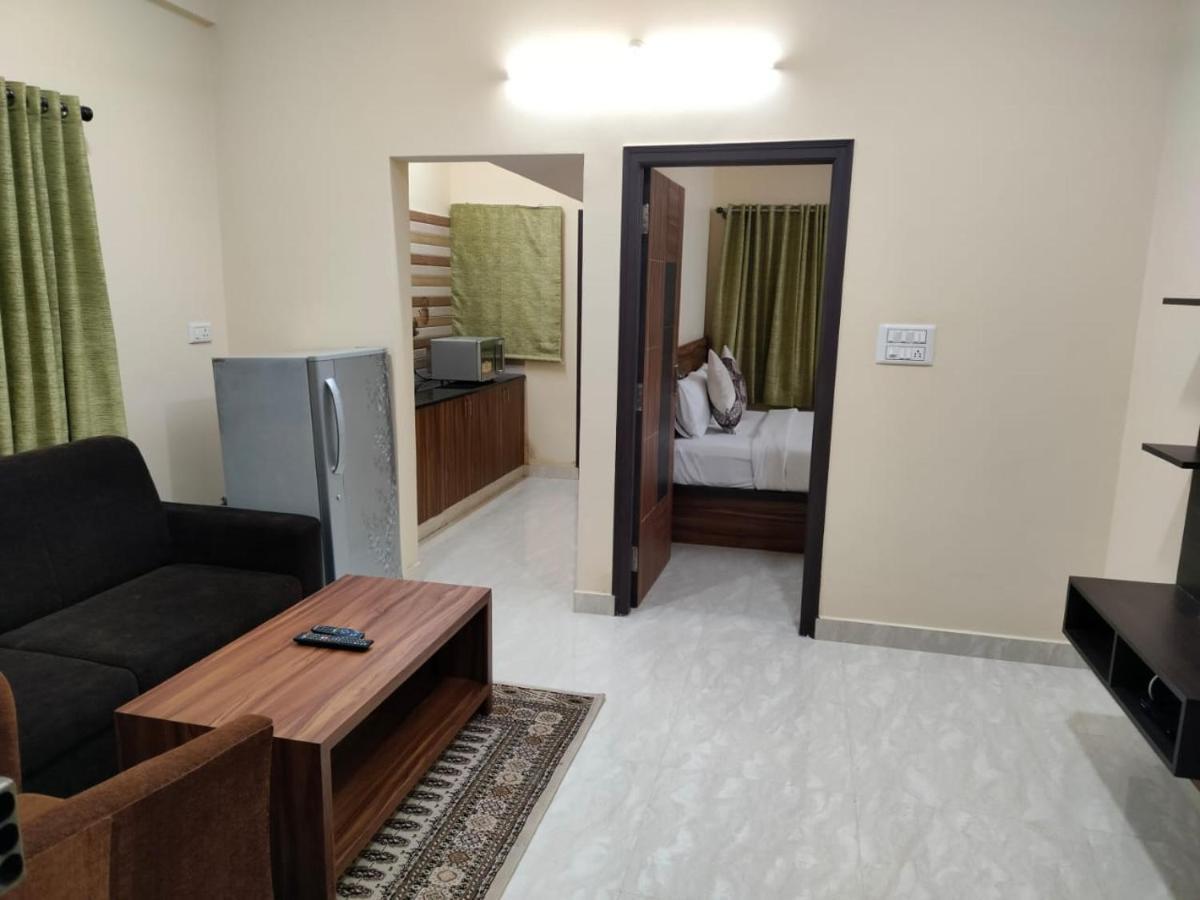 Golden Chariot 1Bhk Flat Manyata Tech Park Hotel Bangalore Exterior photo